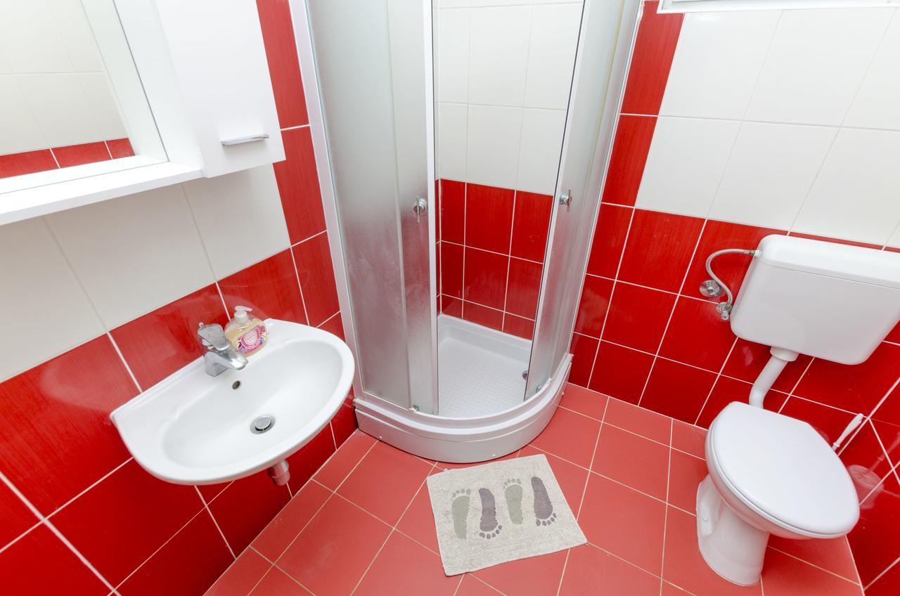 נין Apartments Ivana מראה חיצוני תמונה