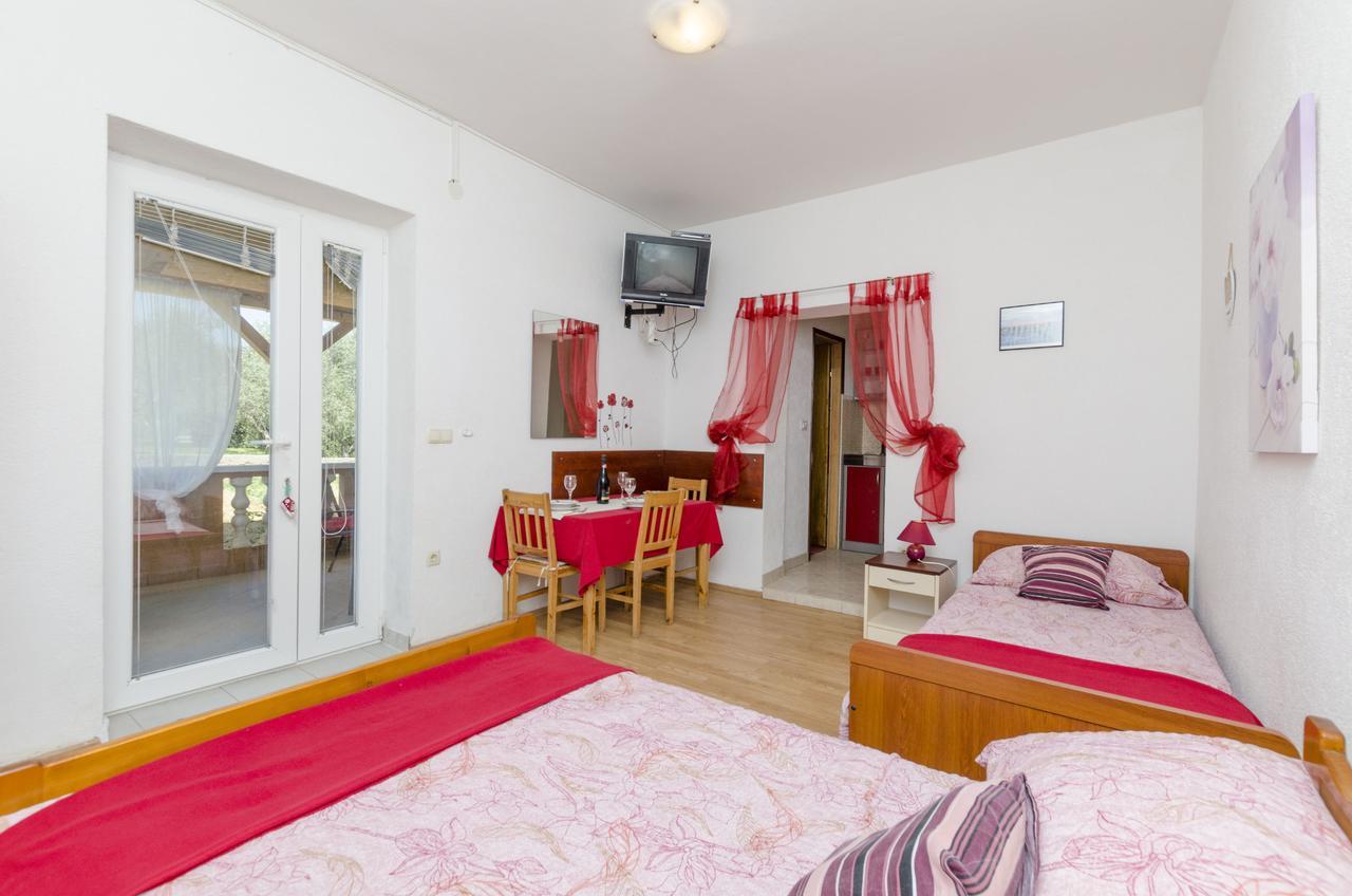 נין Apartments Ivana מראה חיצוני תמונה