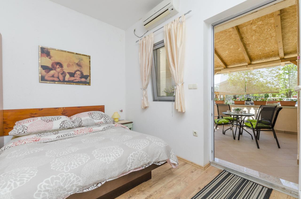 נין Apartments Ivana מראה חיצוני תמונה